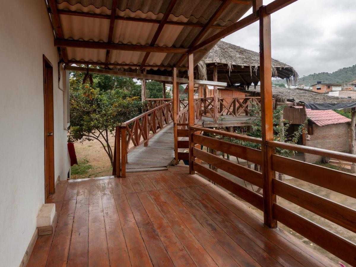 Hostal Tortuga Dorada Puerto Lopez Exterior photo