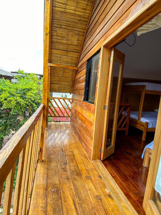 Hostal Tortuga Dorada Puerto Lopez Exterior photo